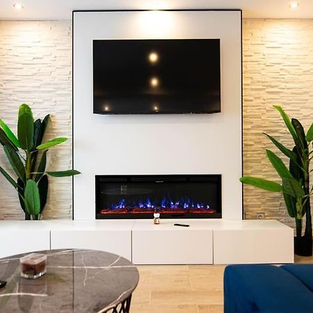 Ultra Central Luxury 3Br 2Bath Apt & Amazing Views Бухарест Экстерьер фото